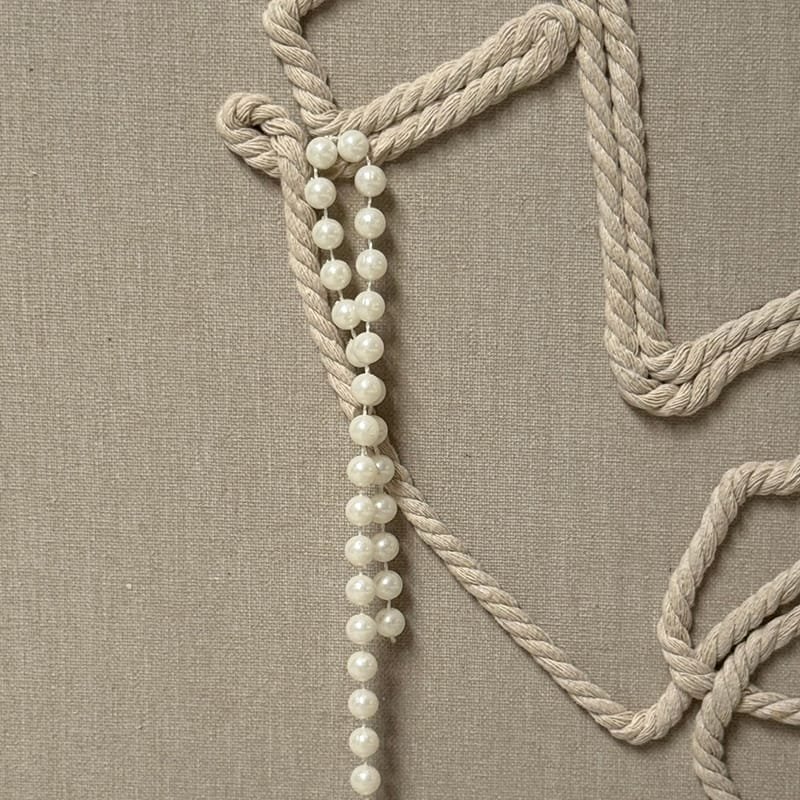 3d-abstract-face-line-wall-art-with-pearl-detailing-4347437